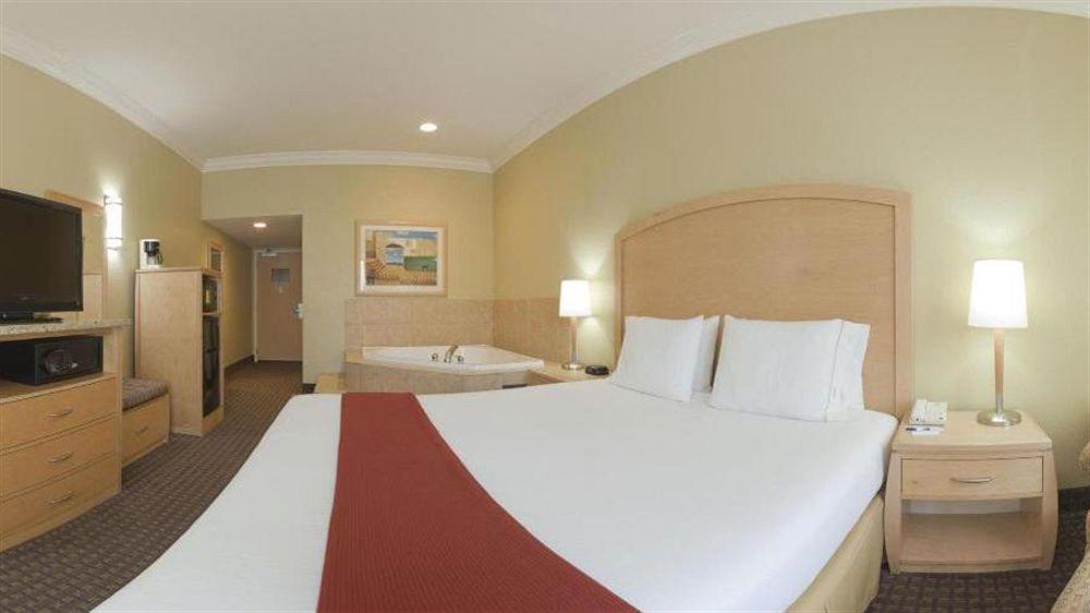 Holiday Inn Express Hotel & Suites Vacaville By Ihg Εξωτερικό φωτογραφία